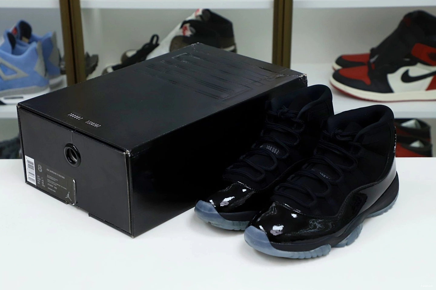 'CAP 11 AND GOWN' AIR RETRO JORDAN 1003